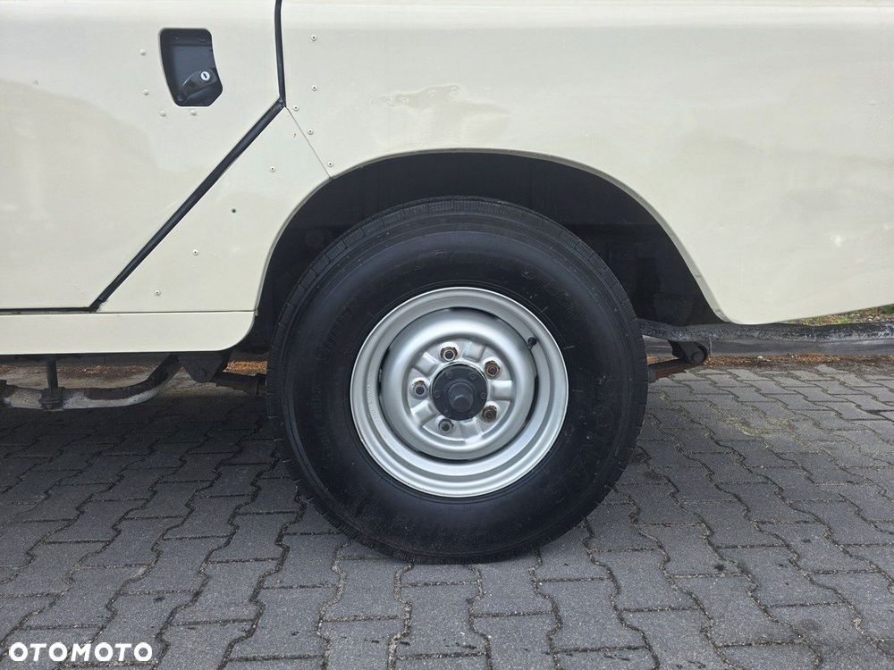 Land Rover Inny - 17