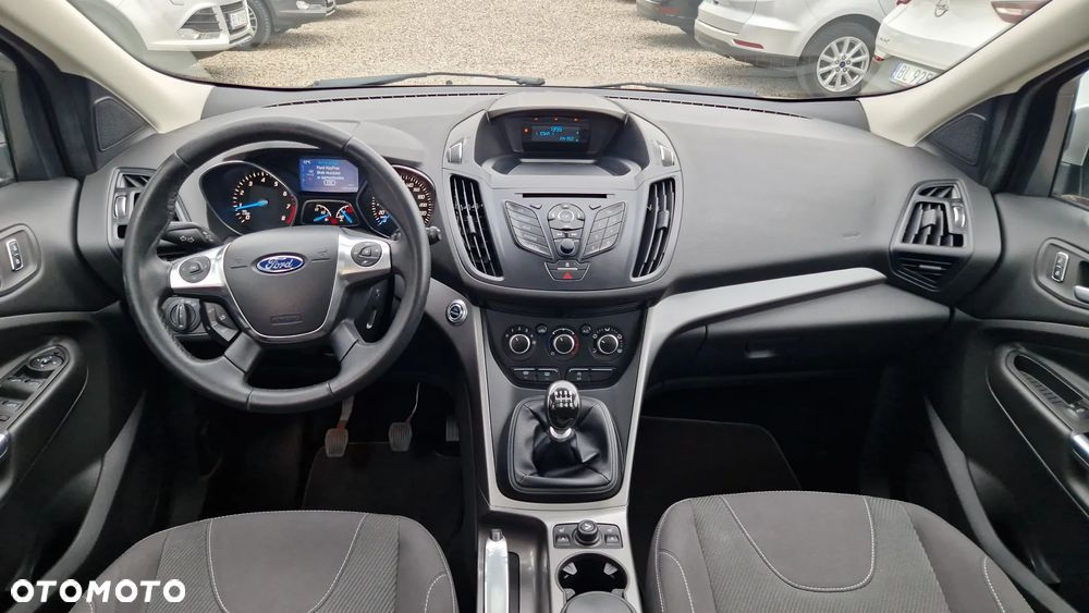 Ford Kuga 1.6 EcoBoost 2x4 Titanium - 8