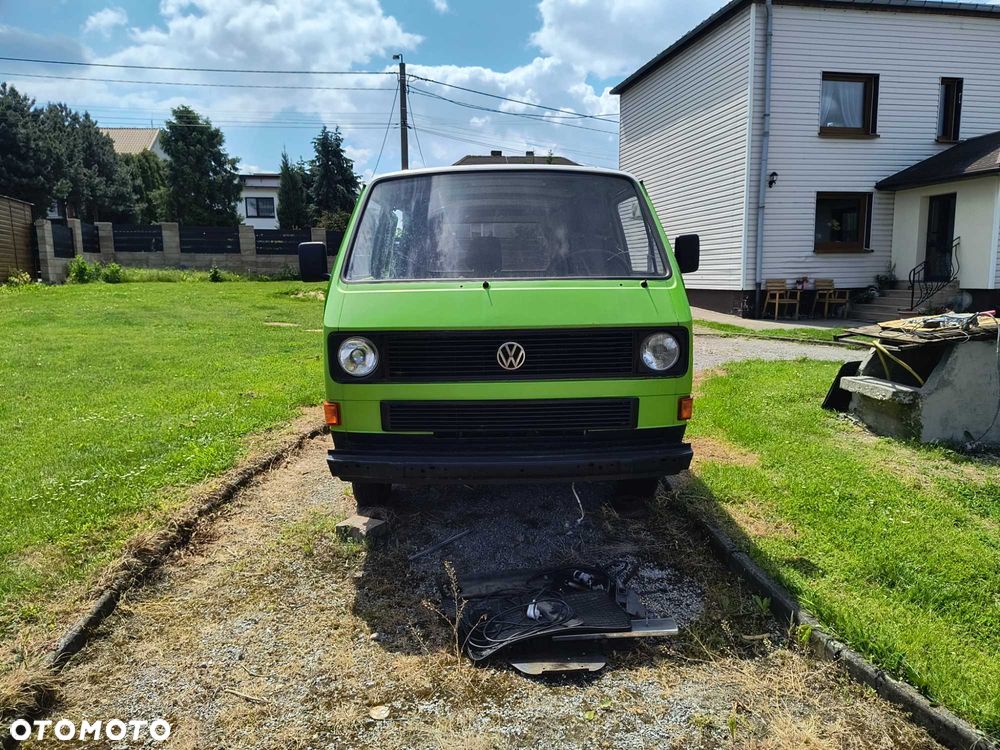 Volkswagen Transporter - 1