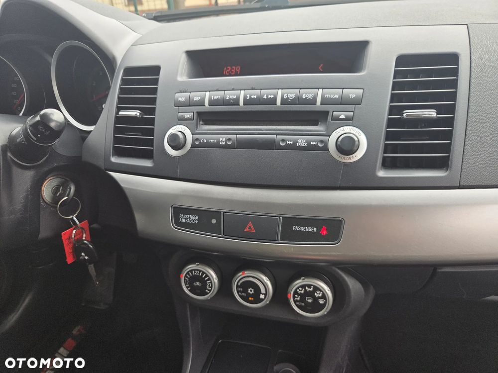 Mitsubishi Lancer 1.8 Invite - 6