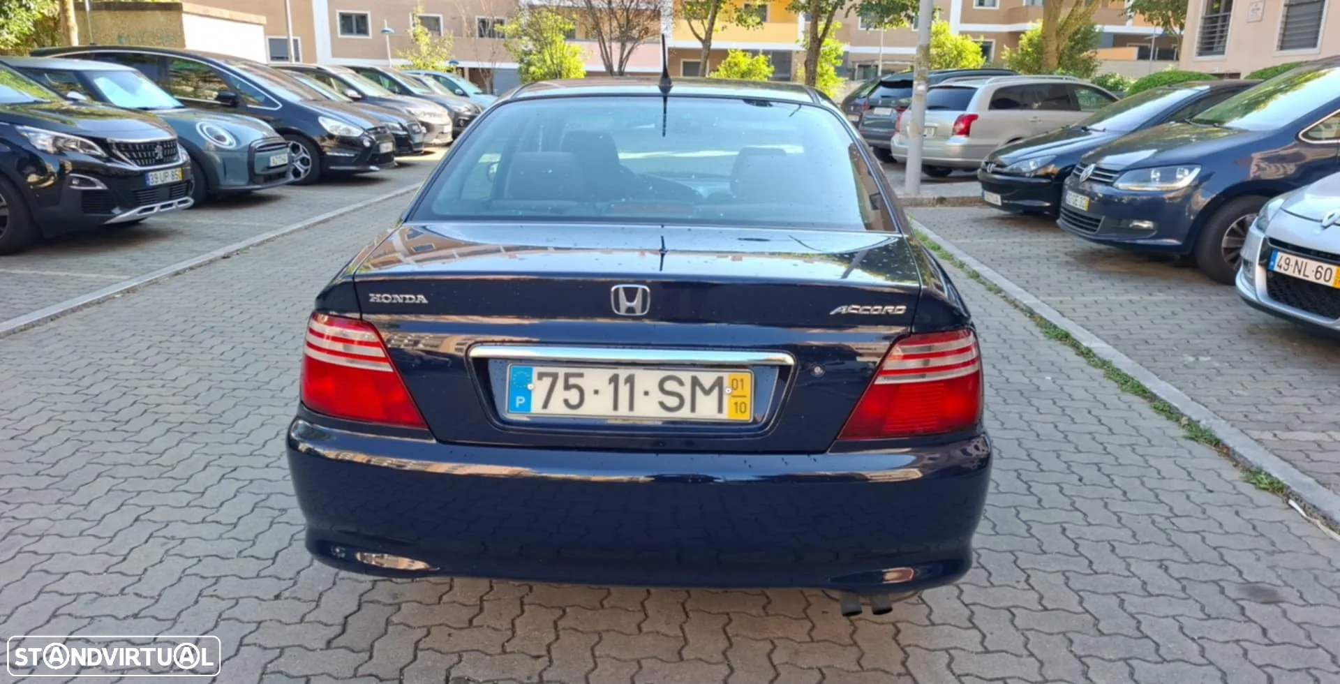 Honda Accord 1.8 LS - 6