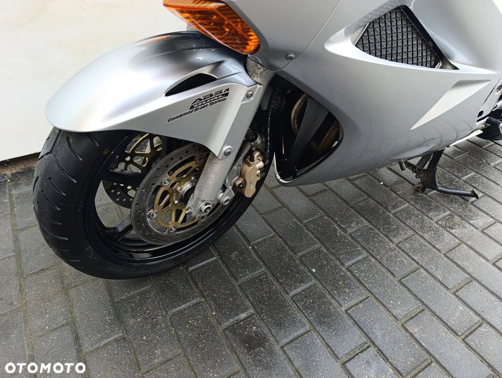 Honda VFR - 9