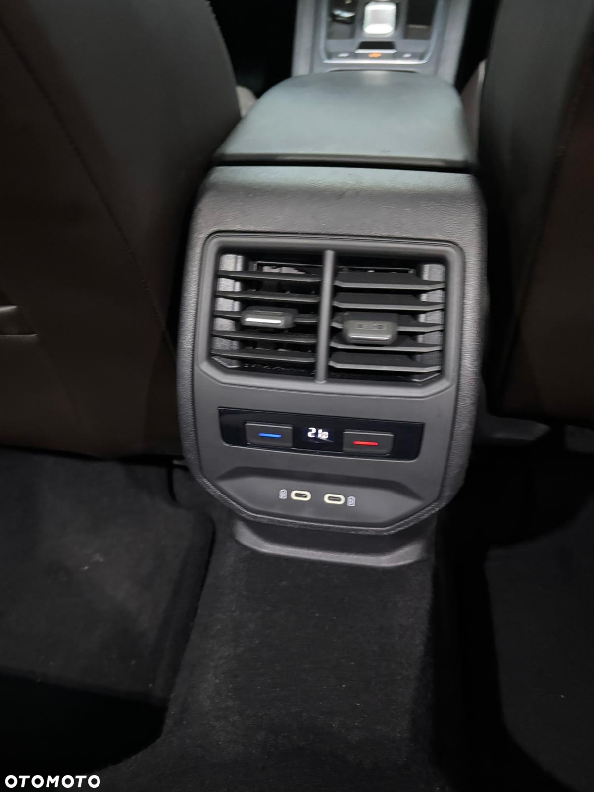 Seat Leon 2.0 TDI DPF DSG Xcellence - 36