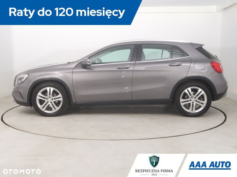 Mercedes-Benz GLA - 4