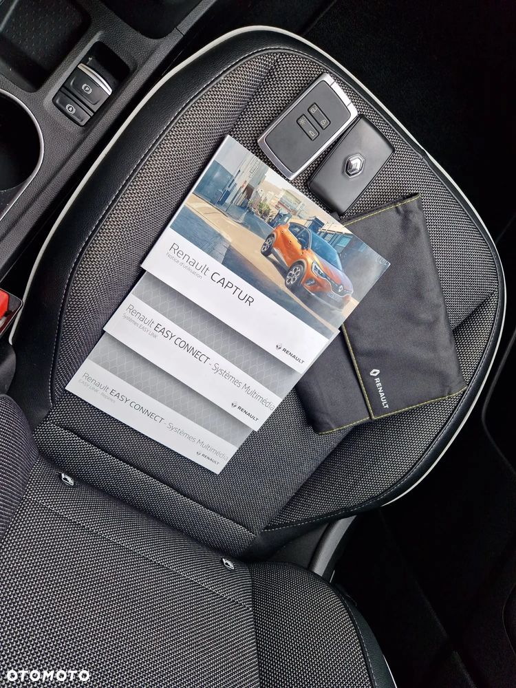 Renault Captur - 32