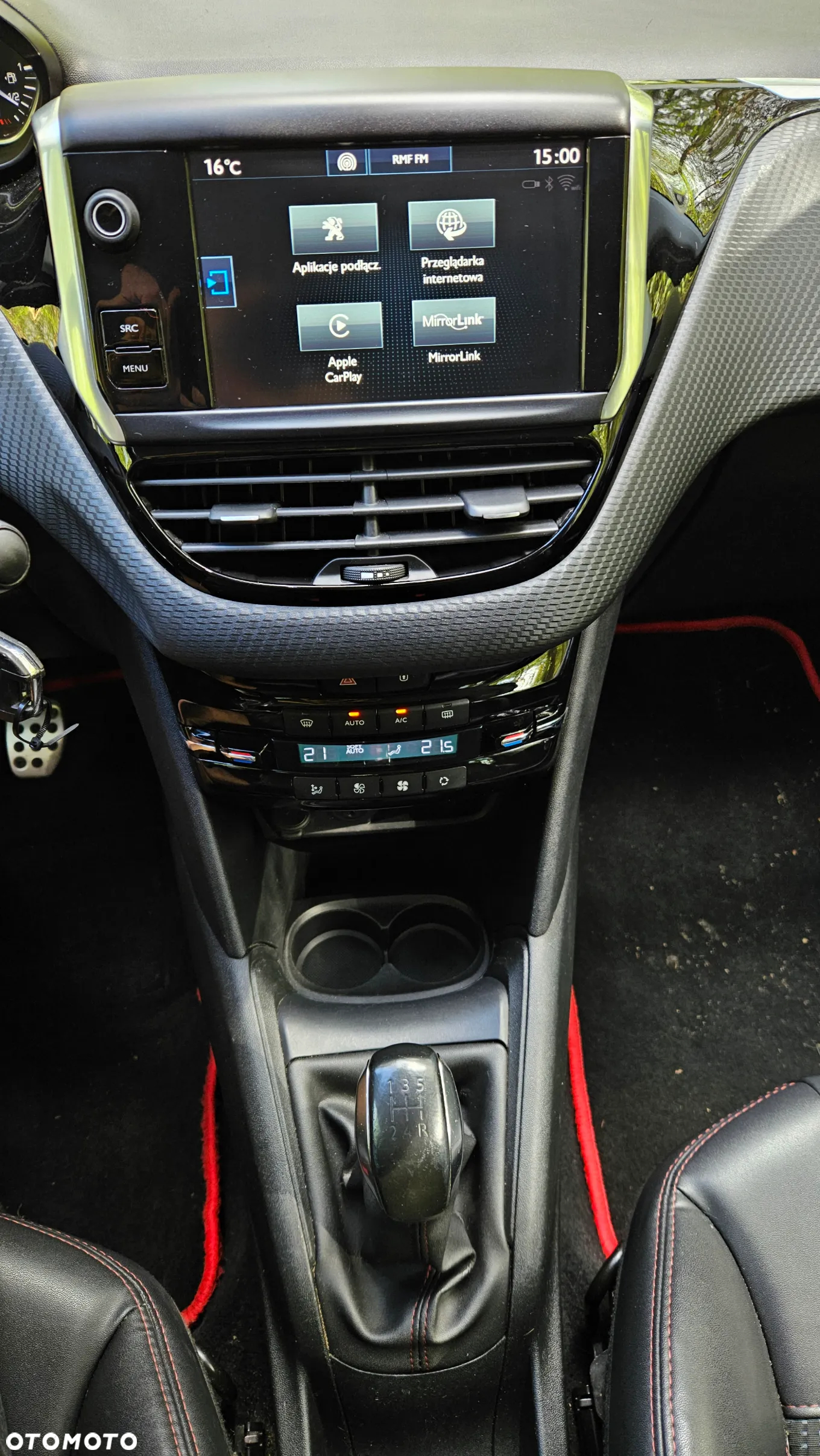 Peugeot 208 - 12