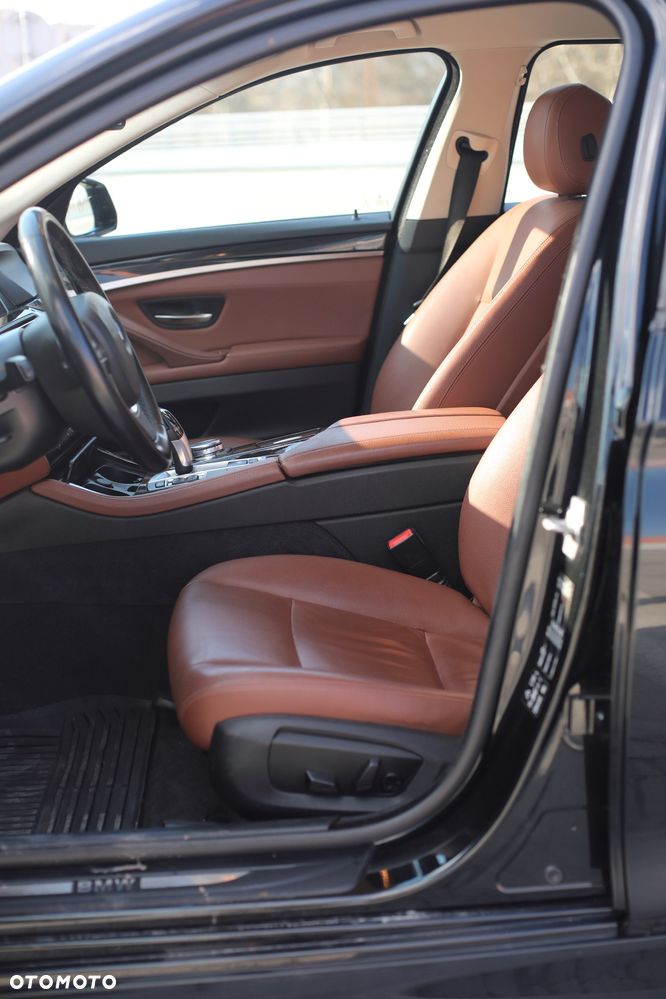 BMW Seria 5 520d Luxury Line - 32