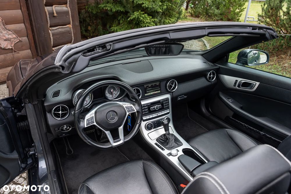 Mercedes-Benz SLK 200 (BlueEFFICIENCY) 7G-TRONIC - 23