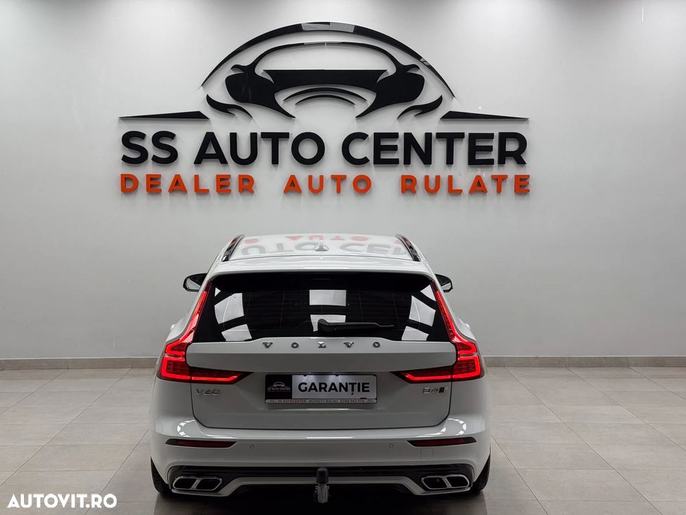 Volvo V60 D4 R-Design - 13