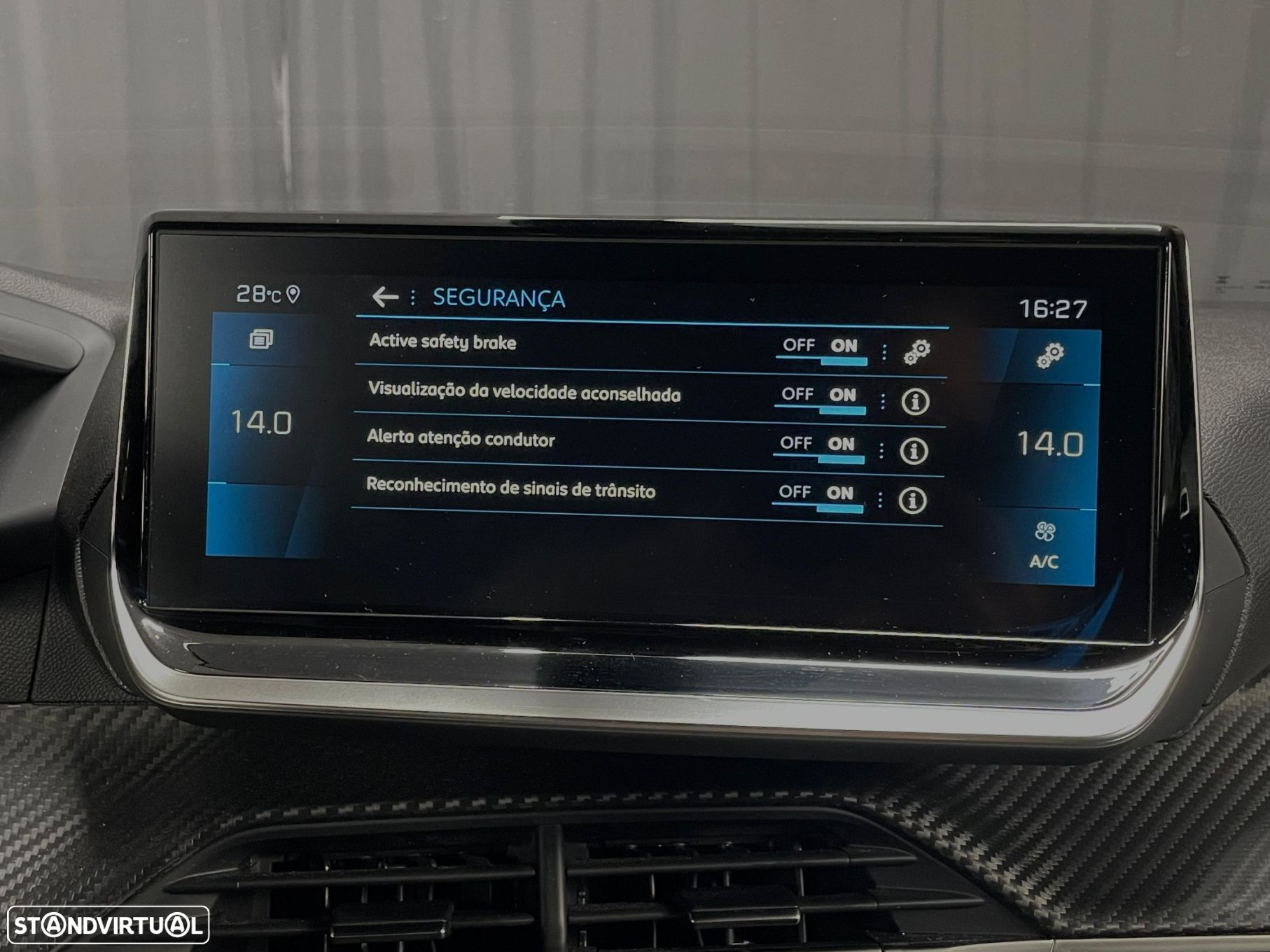 Peugeot 2008 1.2 PureTech Allure - 20
