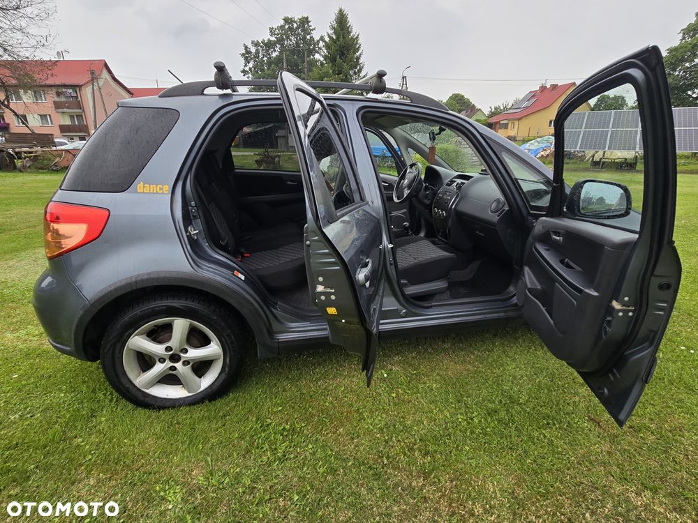Suzuki SX4 1.6 GS / Premium - 10