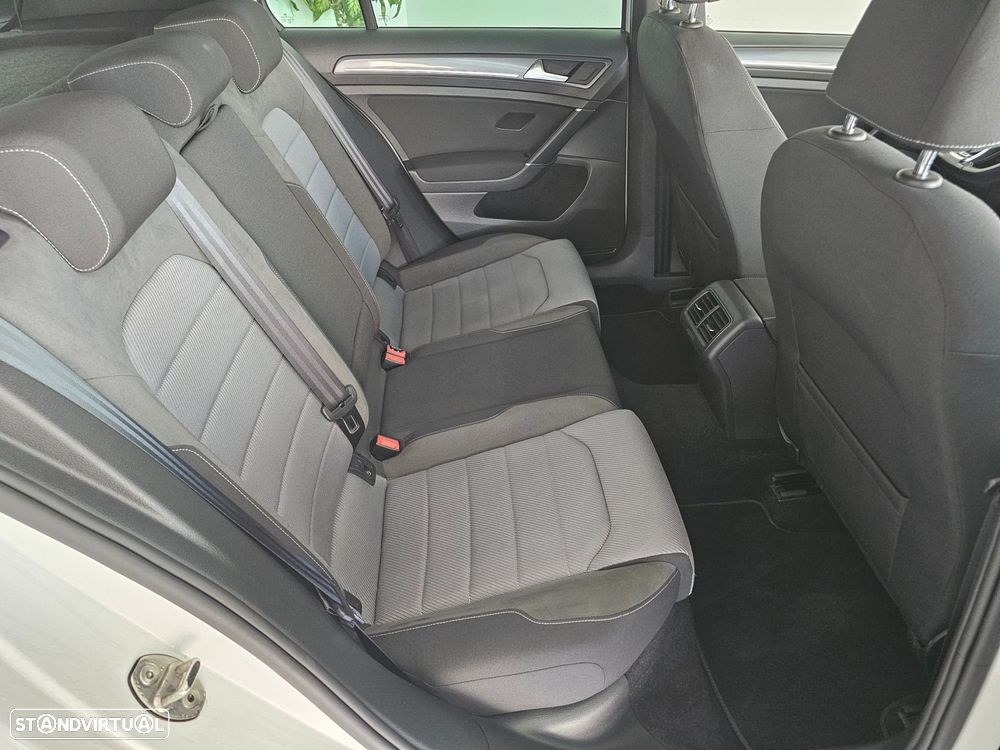 VW Golf 1.6 TDi R-Line DSG - 17
