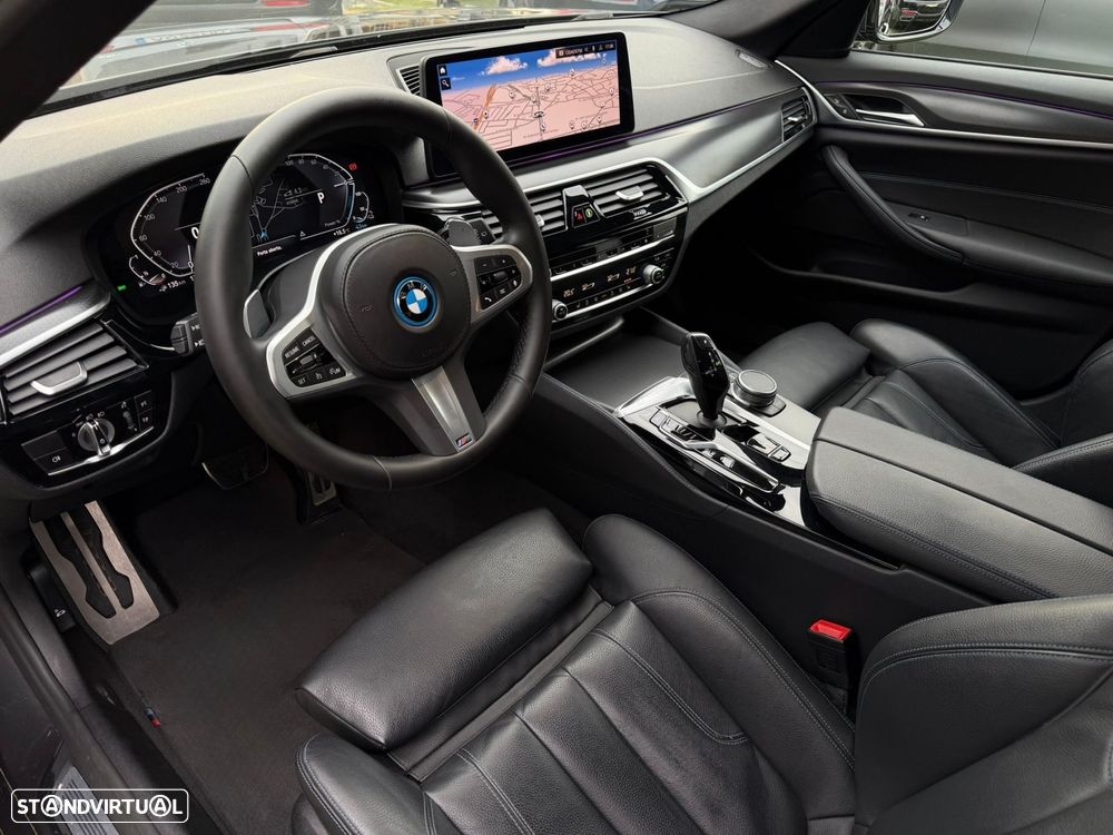 BMW 530 e Pack Desportivo M - 2