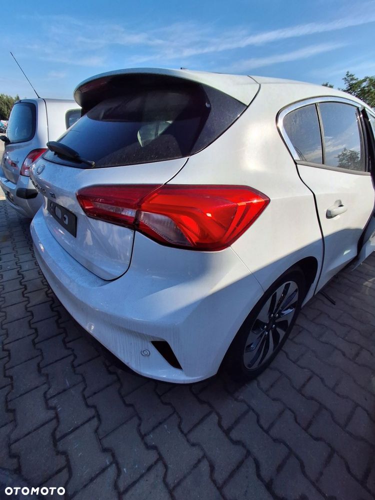 FORD FOCUS MK4 HB 18-21R 1.0 EcoBoost zderzak tył 5J - 3