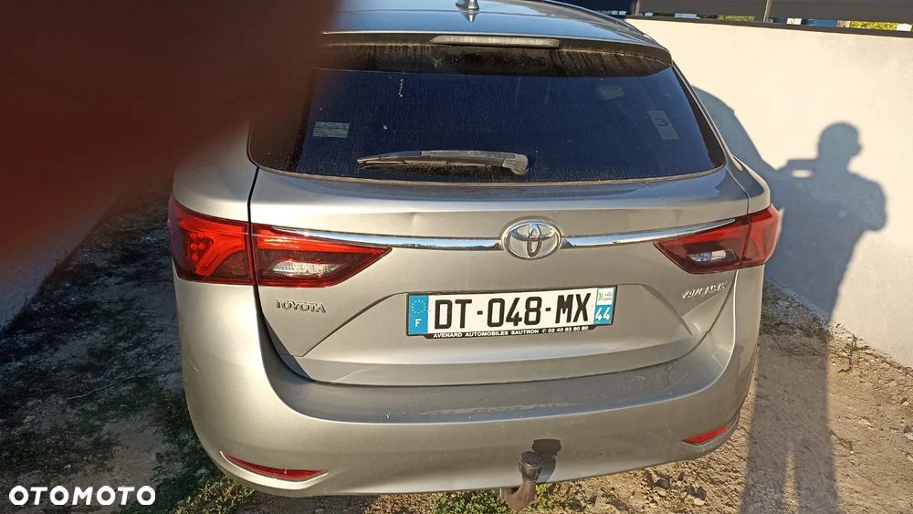 Toyota Avensis 2.0 D-4D Prestige - 3