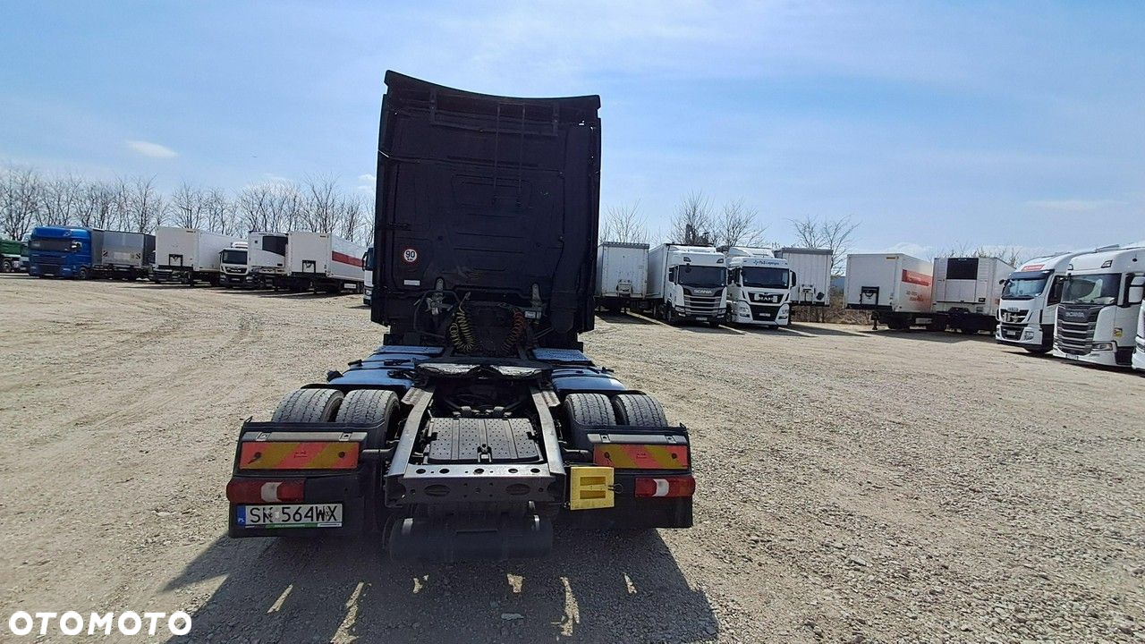 Mercedes-Benz Actros - 7