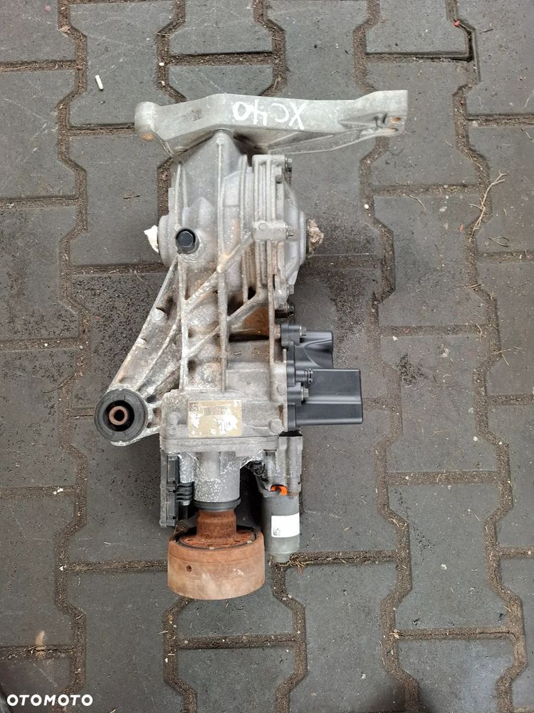 VOLVO XC40 TYLNY DYFER T4 T5 P1216552 - 1