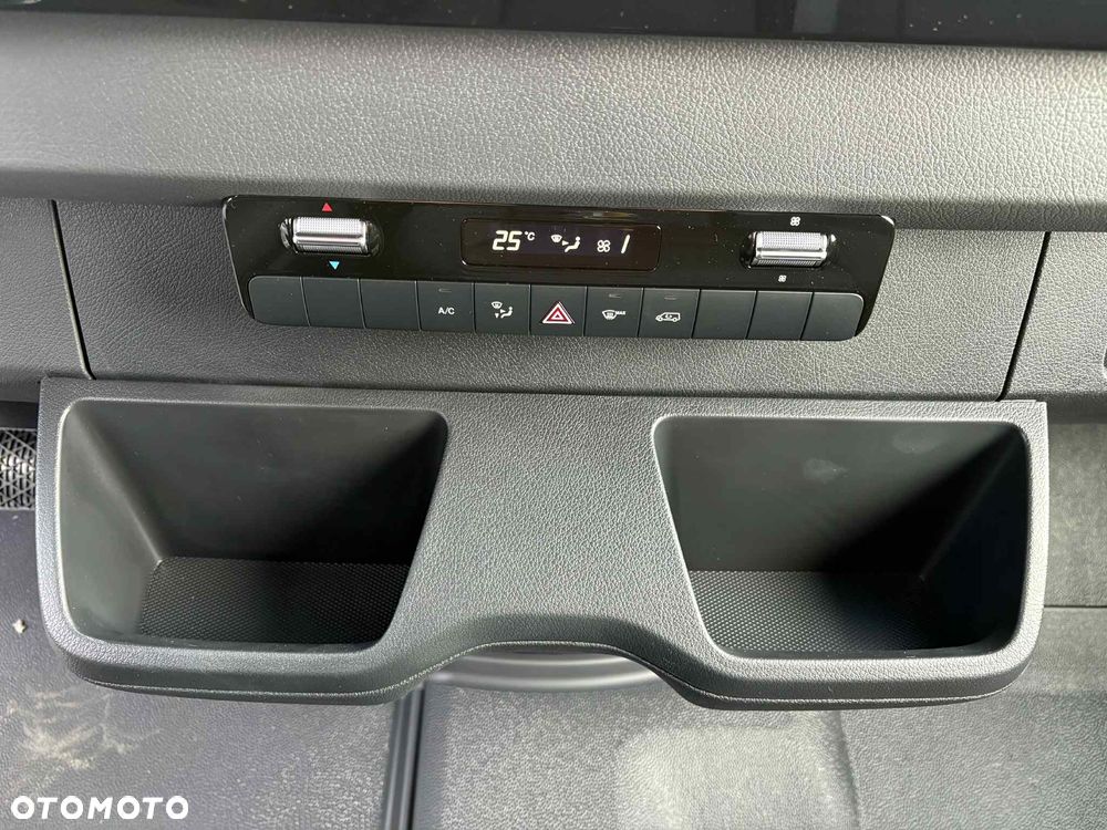 Mercedes-Benz Sprinter - 13