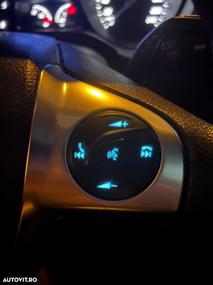 Ford Focus - 13