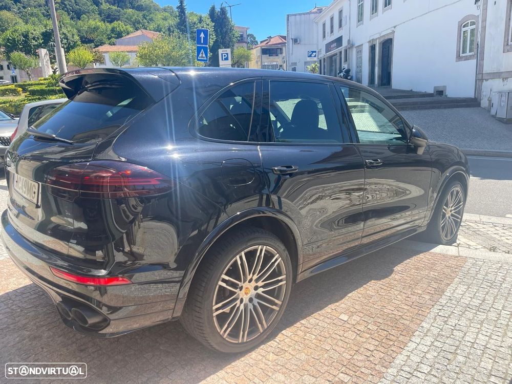 Porsche Cayenne S E-Hybrid - 9