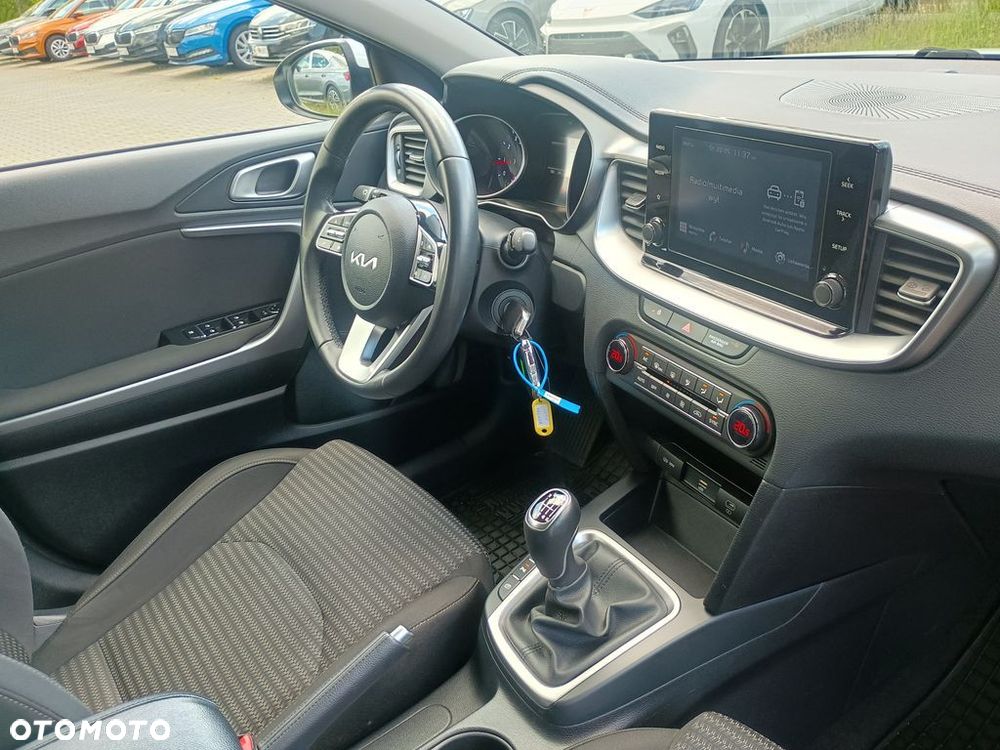Kia Ceed - 25