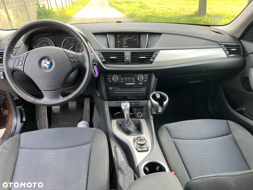 BMW X1 sDrive18d xLine - 16