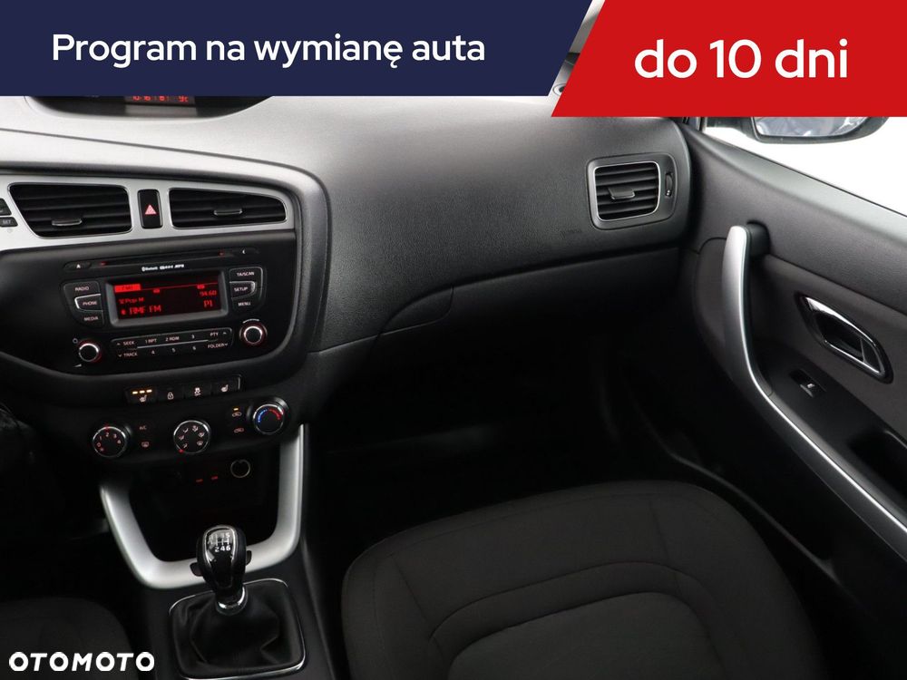 Kia Ceed - 10