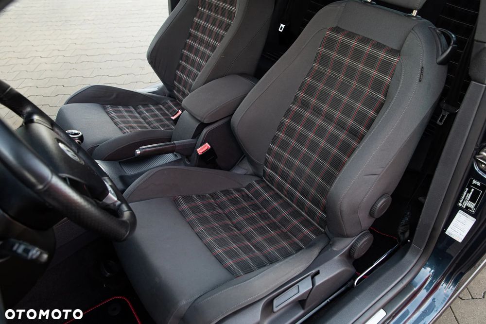 Volkswagen Golf 2.0 GTI - 27