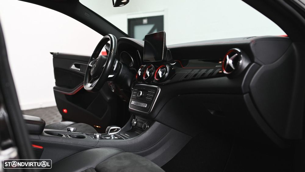 Mercedes-Benz CLA 45 AMG 4Matic Speedshift 7G-DCT Night Edition - 39