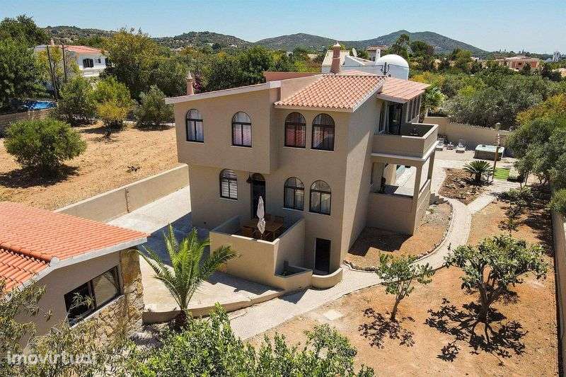 Moradia em Santa Barbara de Nexe com vista Mar e Serra - Grande imagem: 2/12