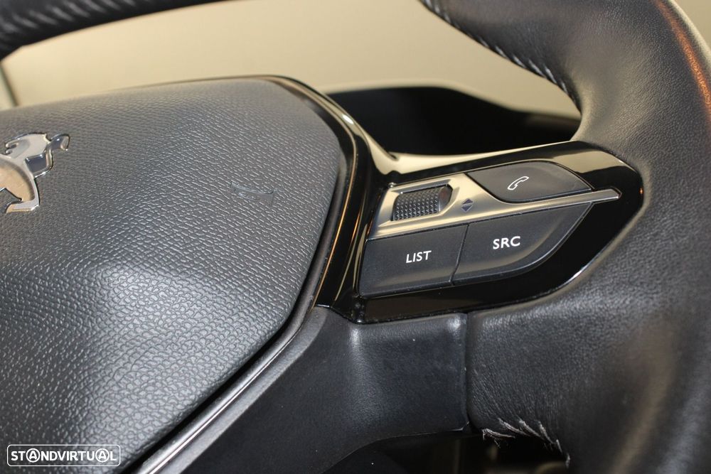 Peugeot 208 1.5 BlueHDi Active Pack — fotografia 12