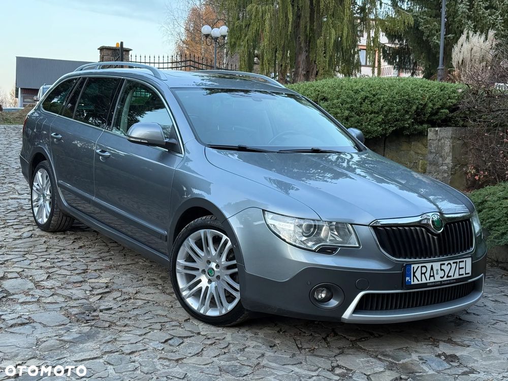 Skoda Superb 2.0 TDI 4x4 DSG Exclusive - 4