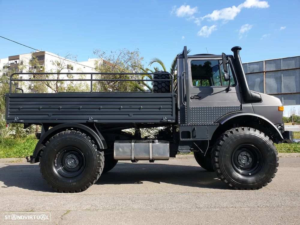 Mercedes Benz UNIMOG - 4
