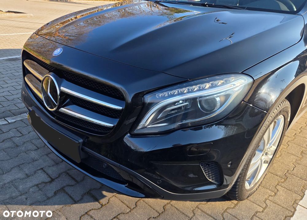 Mercedes-Benz GLA 220 d 4Matic 7G-DCT Style - 25