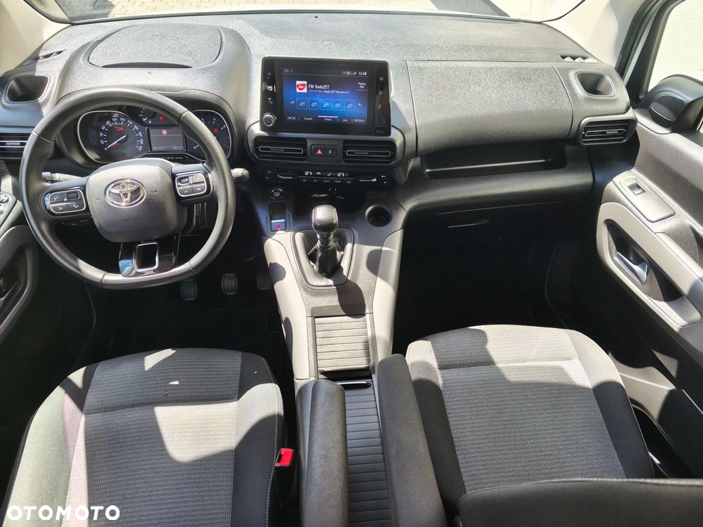 Toyota Proace City Verso 1.2 Turbo L1 Team Deutschland - 11