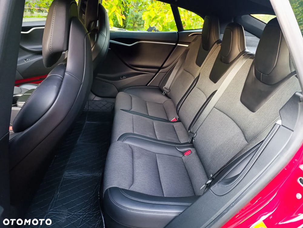 Tesla Model S Long Range Plus - 16