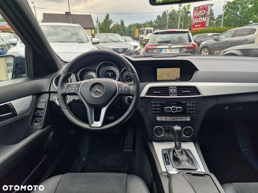 Mercedes-Benz Klasa C 180 7G-TRONIC AMG Line - 19
