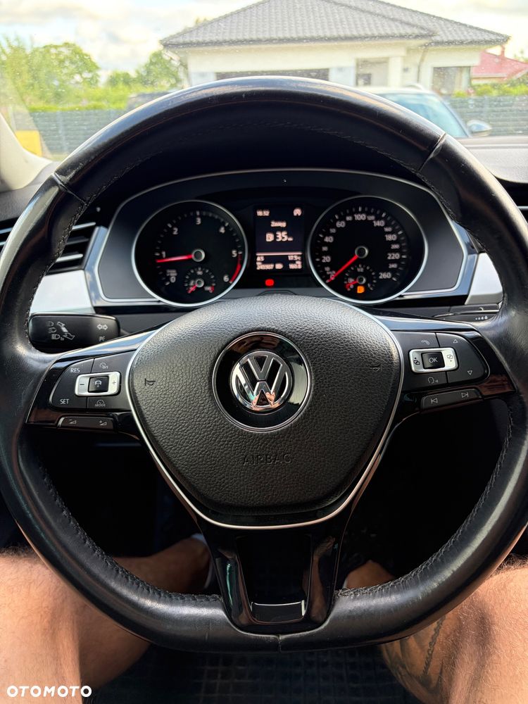 Volkswagen Passat 2.0 TDI BMT Comfortline - 14