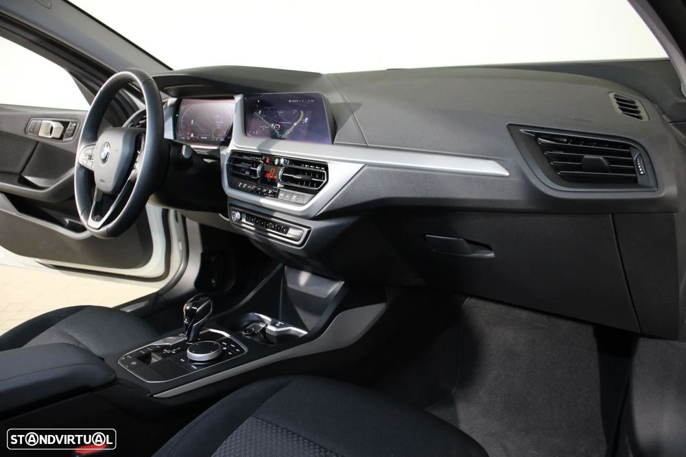 BMW 116 i Aut. - 11