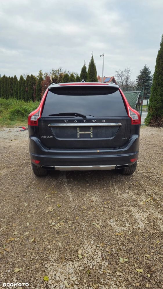 Volvo XC 60 3.2 AWD Momentum - 2