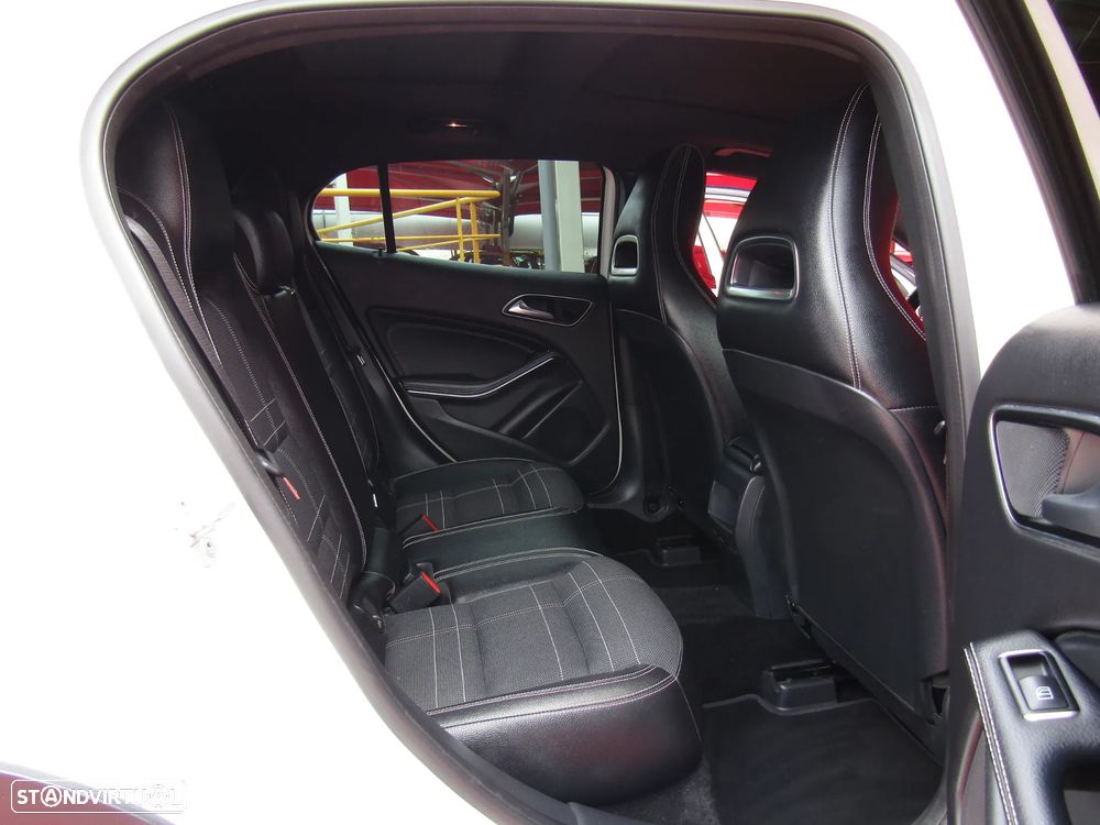 Mercedes-Benz GLA 220 d 7G-DCT Peak Edition - 13