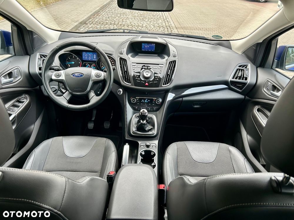 Ford Kuga 2.0 TDCi 2x4 Titanium - 22