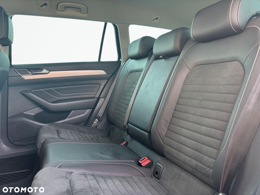 Volkswagen Passat Variant 2.0 TDI SCR Elegance DSG - 16
