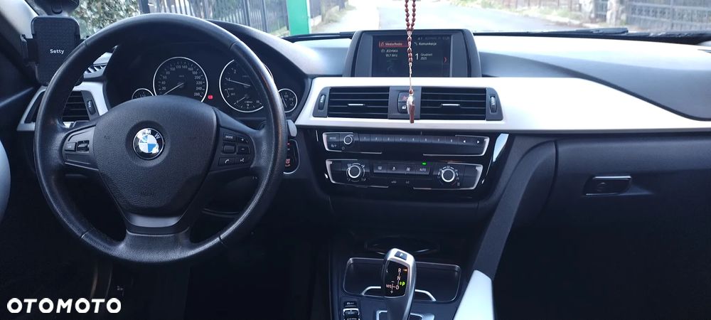 BMW Seria 3 318i Advantage - 11