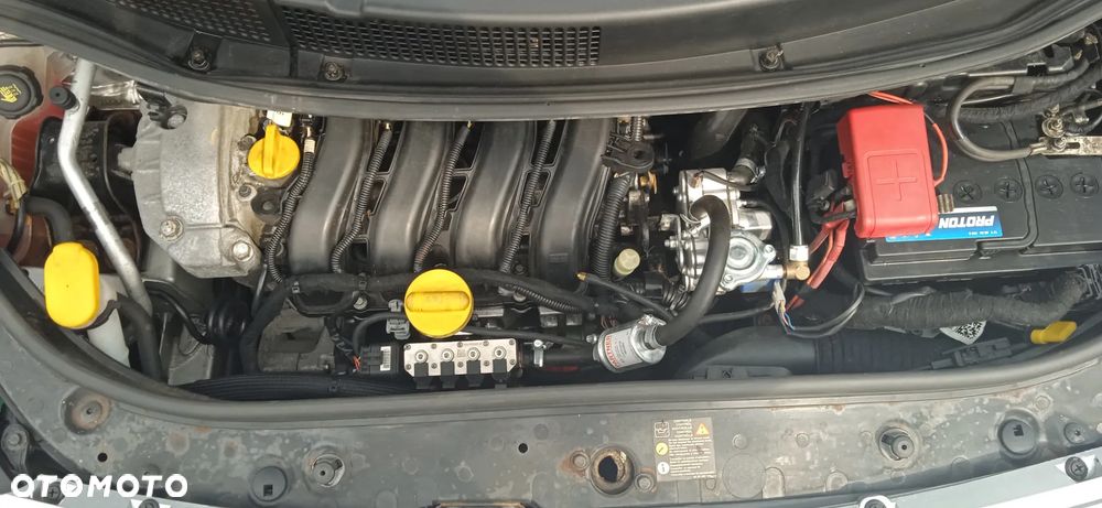 Renault Scenic 1.6 16V 110 Dynamique - 17
