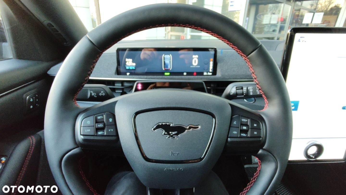 Ford Mustang Mach-E - 18