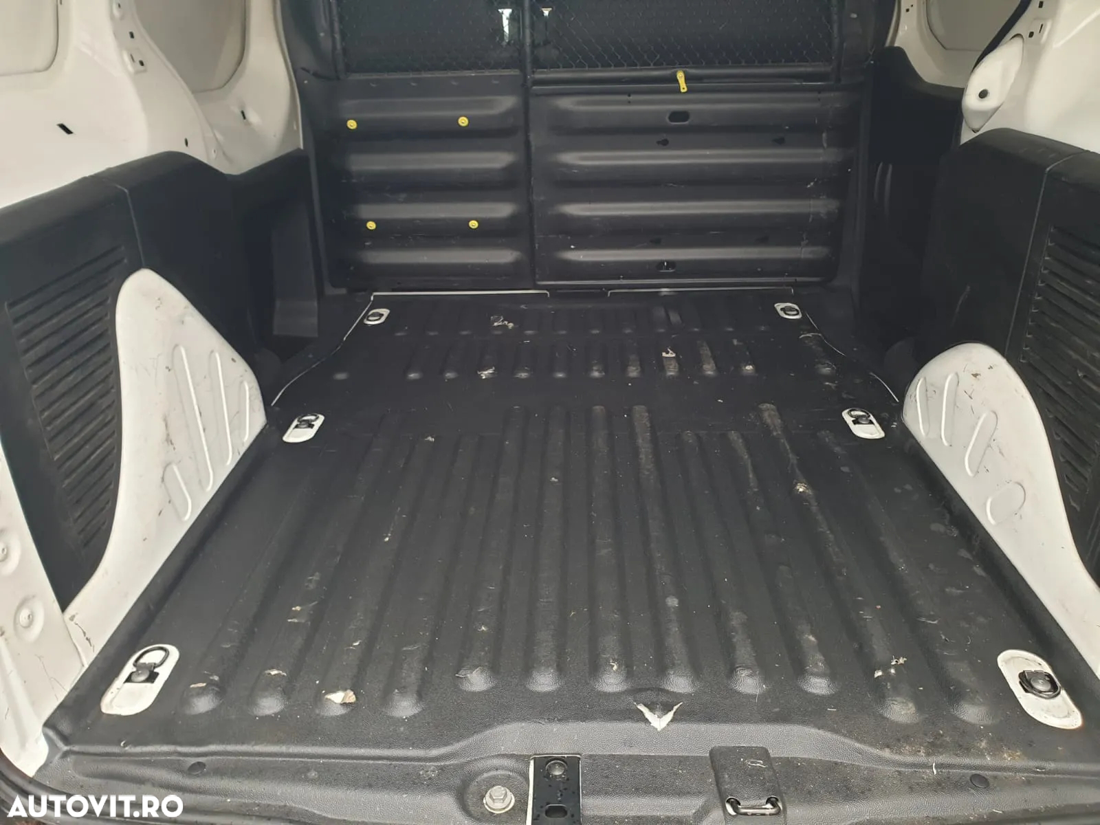 Peugeot Partner Combi 1.6 HDi 75 CP Confort FAP - 10