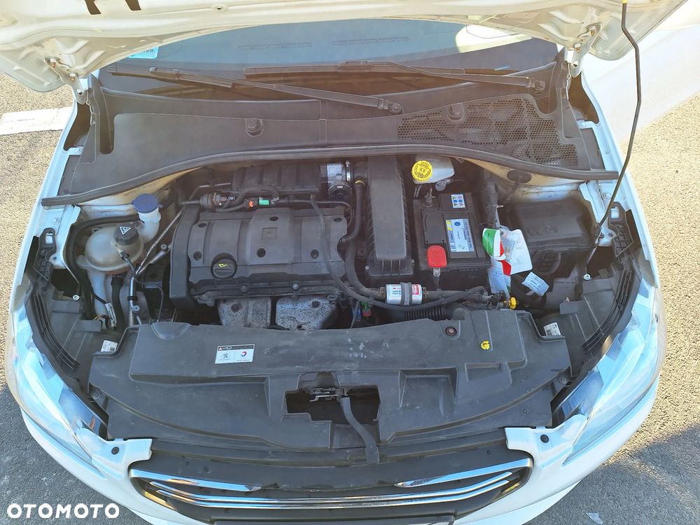 Peugeot 301 1.6 VTi Allure EU6 - 17