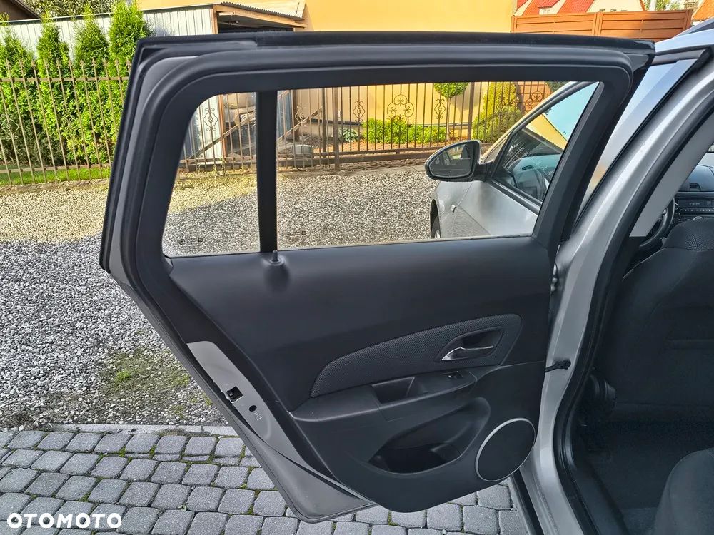 Chevrolet Cruze 1.6 LT - 16