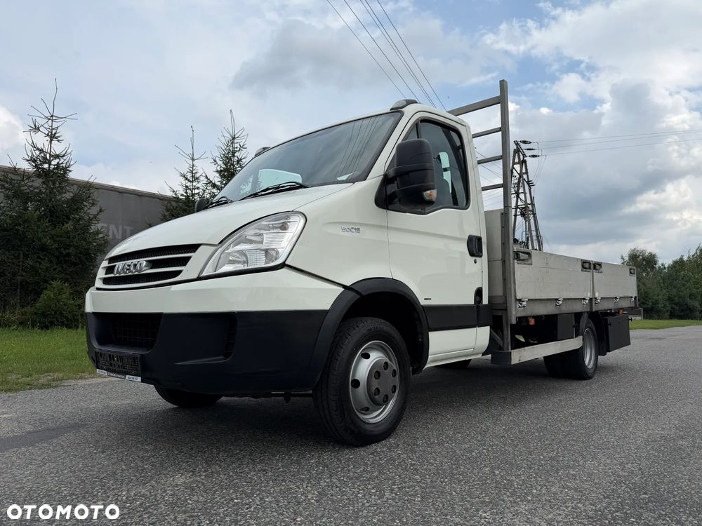 Iveco 50C15 * 3.0 / 150KM * Rama / Skrzyniowe * Koła bliźniacze * Rozstaw osi: 3.75m * - 3